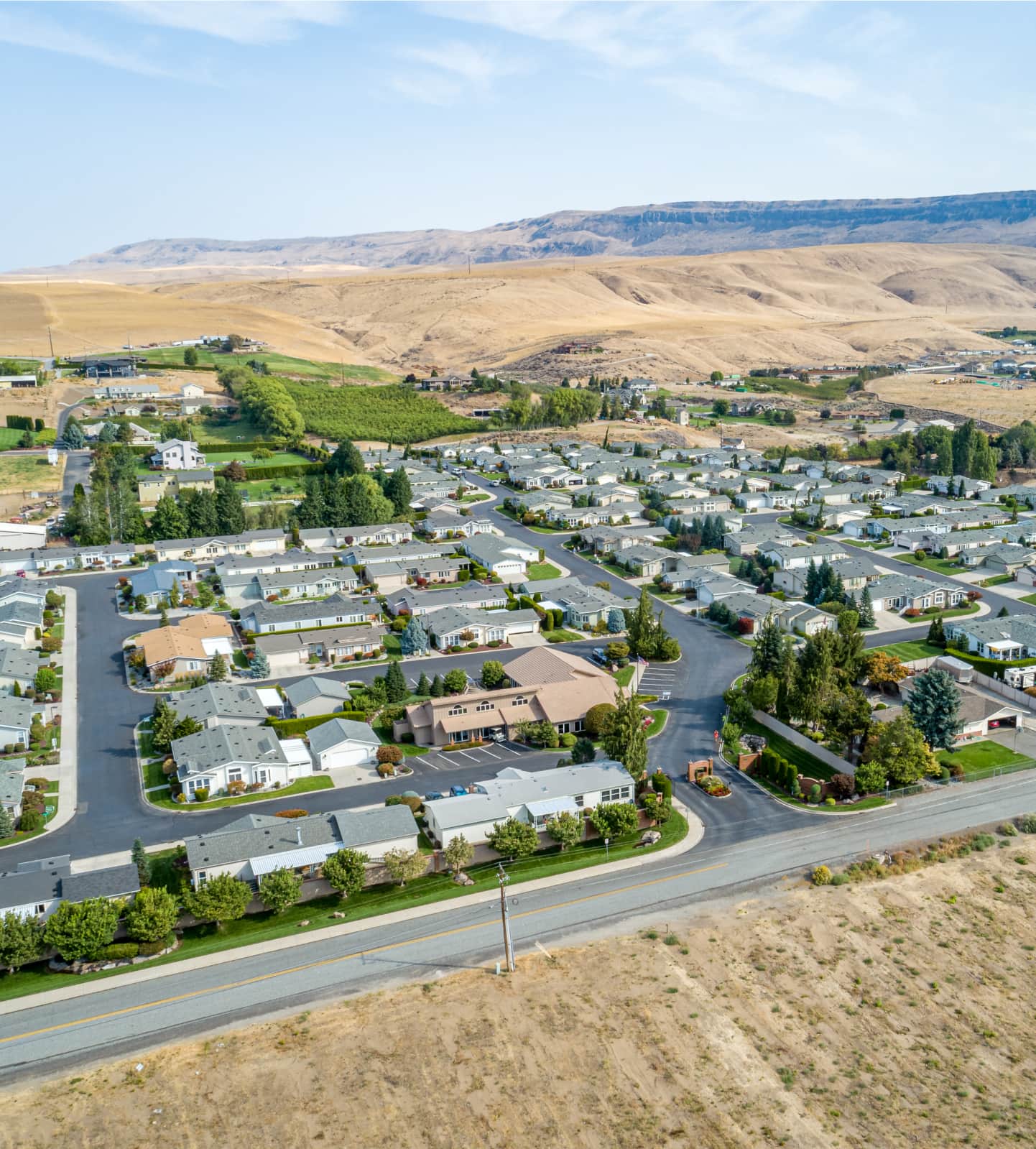 A sprawling manufactured homes community